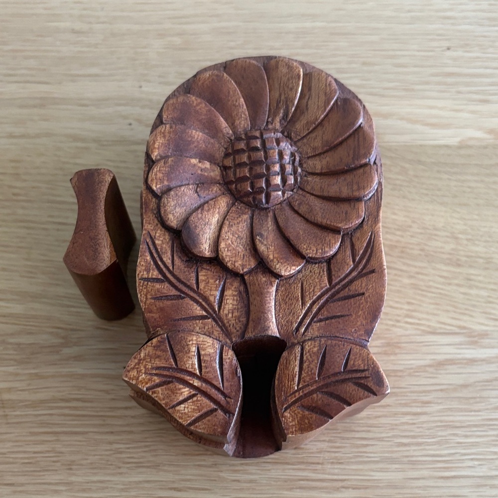 🌻Puzzle Jewelry Box 
Hand carved  
Wooden Puzzle 
🌻 Jewelry Box